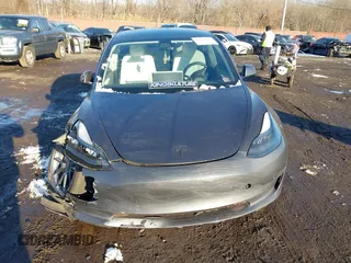 2022 Tesla Model 3 Long Range z VIN 5YJ3E1EB0NF154246, wystawiony jako IAAI lot #41190673 z przebiegiem 85 244 mil mil oraz . Historia ofert i sprzedaży dostępna na DreamBid. Obrazek 12.