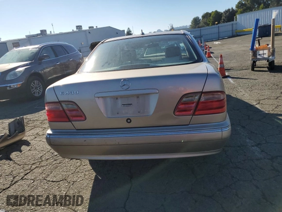 2001 Mercedes-Benz E-Class with VIN WDBJF70J91B263080, listed as a Copart auction lot 88094325 with 193,366 mi miles and Salvage Title. Bid and sale history available at carsss.com. Image 6.