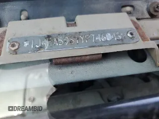 2000 Jeep Wrangler Sahara z VIN 1J4FA59S1YP746043, wystawiony jako Copart lot #58842665 z przebiegiem 148 348 mil mil oraz Szkoda całkowita • Salvage title. Historia ofert i sprzedaży dostępna na DreamBid. Obrazek 12.