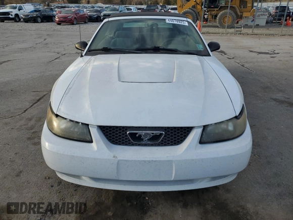 2004 Ford Mustang Deluxe with VIN 1FAFP44634F136739, listed as a Copart auction lot 44078925 with 105,591 mi miles and Salvage Title. Bid and sale history available at carsss.com. Image 5.