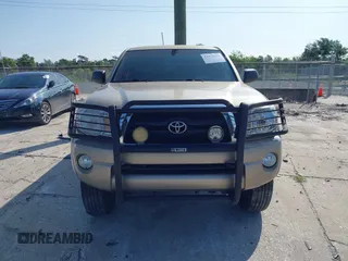 2007 Toyota Tacoma PreRunner z VIN 3TMJU62N87M040287, wystawiony jako IAAI lot #42375199 z przebiegiem 403 876 mil mil oraz . Historia ofert i sprzedaży dostępna na DreamBid. Obrazek 12.