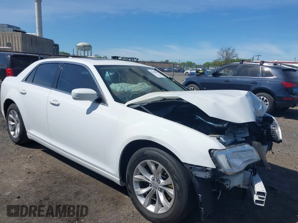 2016 Chrysler 300 Anniversary Edition z VIN 2C3CCAAG5GH147494, wystawiony jako IAAI lot #42158928 z przebiegiem 107 084 mil mil oraz . Historia ofert i sprzedaży dostępna na DreamBid. Obrazek 1.