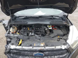 2017 Ford Escape SE z VIN 1FMCU9G95HUC83618, wystawiony jako IAAI lot #42324672 z przebiegiem 132 910 mil mil oraz . Historia ofert i sprzedaży dostępna na DreamBid. Obrazek 10.