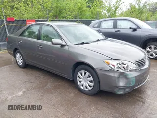 2006 Toyota Camry STD z VIN 4T1BE32K86U684173, wystawiony jako IAAI lot #42145156 z przebiegiem 34 702 mil mil oraz . Historia ofert i sprzedaży dostępna na DreamBid. Obrazek 1.