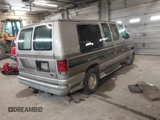 2002 Ford Econoline Cargo Recreational with VIN 1FDRE14L22HB53224, listed as a IAAI auction lot 41967017 with 202,065 mi miles. Bid and sale history available at carsss.com. Image 4.