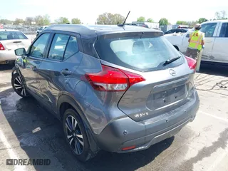 2020 Nissan Kicks SV with VIN 3N1CP5CV1LL550945, listed as a IAAI auction lot 41933319 with 70,519 mi miles. Bid and sale history available at carsss.com. Image 3.