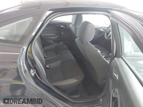 2013 Ford Focus SE z VIN 1FADP3F27DL343387, wystawiony jako IAAI lot #42409706 z przebiegiem 139 164 mil mil oraz . Historia ofert i sprzedaży dostępna na DreamBid. Obrazek 8.