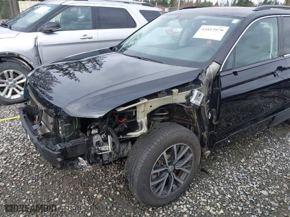 2019 Volkswagen Tiguan SE with VIN 3VV2B7AX3KM024186, listed as a IAAI auction lot 41813979 with 48,525 mi miles. Bid and sale history available at carsss.com. Image 6.