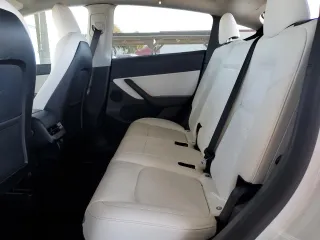2021 Tesla Model Y Long Range z VIN 5YJYGDEE7MF228787, wystawiony jako Copart lot #47252275 z przebiegiem 59 823 mil mil oraz Szkoda całkowita • Salvage title. Historia ofert i sprzedaży dostępna na DreamBid. Obrazek 10.