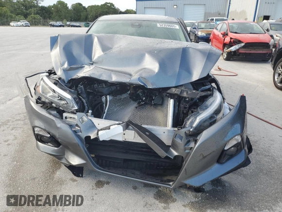 2020 Nissan Altima SV z VIN 1N4BL4DV5LC277765, wystawiony jako Copart lot #52359605 z przebiegiem 101 210 mil mil oraz Nie do naprawy • Non repairable. Historia ofert i sprzedaży dostępna na DreamBid. Obrazek 5.