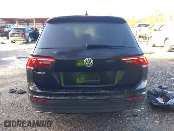 2020 Volkswagen Tiguan S z VIN 3VV1B7AX7LM133084, wystawiony jako IAAI lot #42597631 z przebiegiem 84 415 mil mil oraz . Historia ofert i sprzedaży dostępna na DreamBid. Obrazek 16.