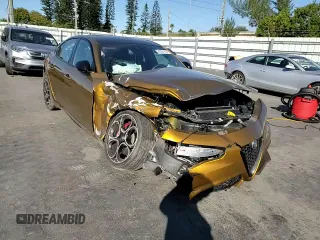 2023 Alfa Romeo Giulia Veloce z VIN ZARFAMBN9P7668555, wystawiony jako Copart lot #82284124 z przebiegiem 14 296 mil mil oraz Nie do naprawy. Historia ofert i sprzedaży dostępna na DreamBid. Obrazek 11.
