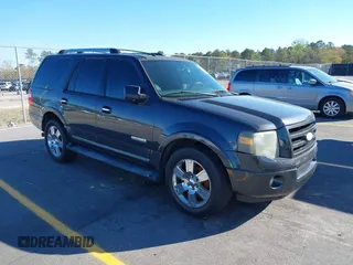 2007 Ford Expedition Limited z VIN 1FMFU19577LA42611, wystawiony jako IAAI lot #41871104 z przebiegiem 309 919 mil mil oraz . Historia ofert i sprzedaży dostępna na DreamBid. Obrazek 1.