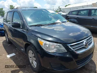 2013 Volkswagen Routan SE z VIN 2C4RVABG8DR724717, wystawiony jako IAAI lot #42372187 z przebiegiem 311 451 mil mil oraz . Historia ofert i sprzedaży dostępna na DreamBid. Obrazek 1.