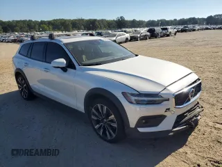 2020 Volvo V60 z VIN YV4102WK4L1031160, wystawiony jako Copart lot #64443443 z przebiegiem 41 648 mil mil oraz . Historia ofert i sprzedaży dostępna na DreamBid. Obrazek 4.