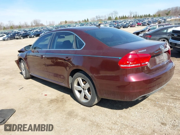2012 Volkswagen Passat SE z VIN 1VWBP7A38CC087300, wystawiony jako IAAI lot #41752522 z przebiegiem 266 958 mil mil oraz . Historia ofert i sprzedaży dostępna na DreamBid. Obrazek 3.