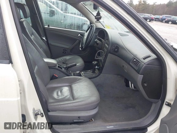 2004 Saab 9-5 Arc with VIN YS3ED49A443509003, listed as a IAAI auction lot 41196231 with 203,388 mi miles. Bid and sale history available at carsss.com. Image 5.