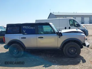 2022 Ford Bronco с VIN 1FMDE5BH3NLA79314, выставлен на аукционе IAAI как лот 42003550 с пробегом 15 303 миль миль и . История ставок и продаж доступна на DreamBid. Изображение 14.