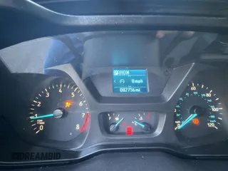 2017 Ford Transit z VIN 1FTYR2CM1HKB48712, wystawiony jako Copart lot #56607885 z przebiegiem 82 756 mil mil oraz Szkoda całkowita • Salvage title. Historia ofert i sprzedaży dostępna na DreamBid. Obrazek 8.