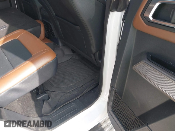 2023 Ford Bronco z VIN 1FMEE5DP2PLB01735, wystawiony jako IAAI lot #42687705 z przebiegiem 40 284 mil mil oraz . Historia ofert i sprzedaży dostępna na DreamBid. Obrazek 8.
