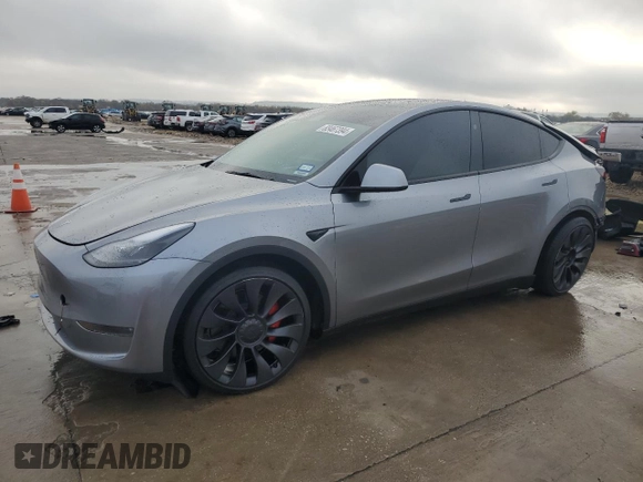 2024 Tesla Model Y Performance with VIN 7SAYGDEF4RA326613, listed as a Copart auction lot 83467394 with 2,260 mi miles and Clean Title. Bid and sale history available at DreamBid. Image 1.