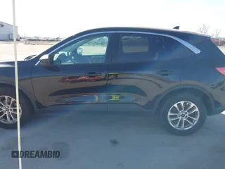 2022 Ford Escape SE z VIN 1FMCU9G6XNUB30881, wystawiony jako IAAI lot #41750512 z przebiegiem 88 681 mil mil oraz . Historia ofert i sprzedaży dostępna na DreamBid. Obrazek 14.