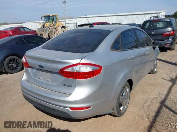 2016 Ford Fiesta S z VIN 3FADP4AJ2GM138776, wystawiony jako IAAI lot #41879870 z przebiegiem 83 769 mil mil oraz . Historia ofert i sprzedaży dostępna na DreamBid. Obrazek 4.