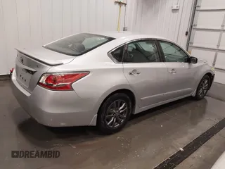 2015 Nissan Altima SV z VIN 1N4AL3APXFC453323, wystawiony jako IAAI lot #42096921 z przebiegiem 152 157 mil mil oraz . Historia ofert i sprzedaży dostępna na DreamBid. Obrazek 4.