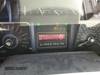 2007 Lincoln Navigator z VIN 5LMFU28547LJ06060, wystawiony jako Copart lot #75055064 z przebiegiem 168 710 mil mil oraz Szkoda całkowita • Salvage title. Historia ofert i sprzedaży dostępna na DreamBid. Obrazek 9.