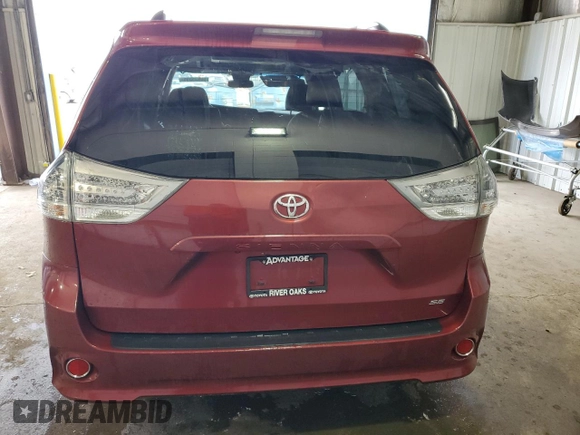 2016 Toyota Sienna SE с VIN 5TDXK3DC3GS758341, выставлен на аукционе Copart как лот 60935395 с пробегом 176 295 миль миль и Списание • Salvage title. История ставок и продаж доступна на DreamBid. Изображение 6.