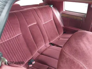 1992 Mercury Cougar z VIN 1MEPM6045NH646487, wystawiony jako IAAI lot #42345310 z przebiegiem 72 579 mil mil oraz . Historia ofert i sprzedaży dostępna na DreamBid. Obrazek 8.