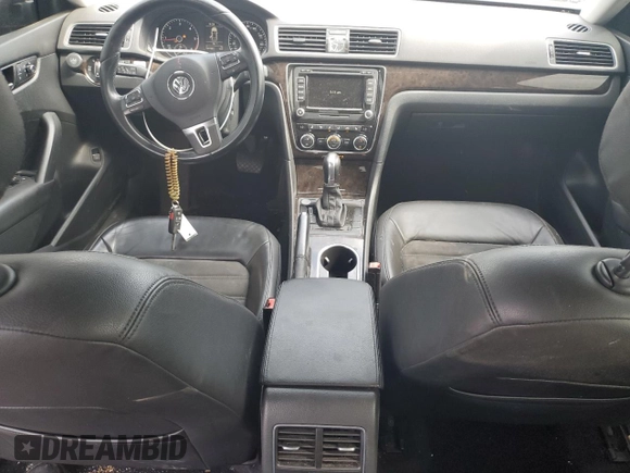 2015 Volkswagen Passat SEL Premium with VIN 1VWCV7A34FC006176, listed as a Copart auction lot 60224195 with 107,983 mi miles and Salvage title. Bid and sale history available at DreamBid. Image 8.