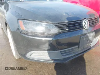 2011 Volkswagen Jetta Sedan SE w/Convenience & Sunroof PZEV with VIN 3VWDZ7AJXBM047797, listed as a IAAI auction lot 41244245 with 163,941 mi miles. Bid and sale history available at carsss.com. Image 12.