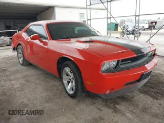 2009 Dodge Challenger R/T z VIN 2B3LJ54TX9H558332, wystawiony jako IAAI lot #42118072 z przebiegiem 173 010 mil mil oraz . Historia ofert i sprzedaży dostępna na DreamBid. Obrazek 1.