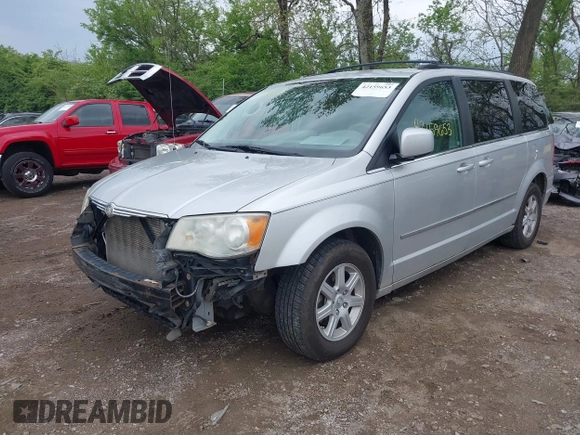 2010 Chrysler Town & Country Touring z VIN 2A4RR5D16AR305744, wystawiony jako IAAI lot #42159653 z przebiegiem 189 993 mil mil oraz . Historia ofert i sprzedaży dostępna na DreamBid. Obrazek 6.