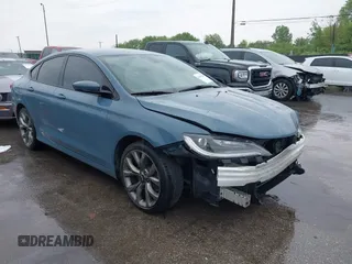 2015 Chrysler 200 S z VIN 1C3CCCBB5FN633971, wystawiony jako IAAI lot #42441508 z przebiegiem 146 149 mil mil oraz . Historia ofert i sprzedaży dostępna na DreamBid. Obrazek 1.