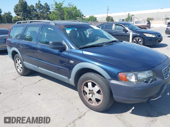 2003 Volvo V70 XC70 z VIN YV1SZ59H231101084, wystawiony jako IAAI lot #42228479 z przebiegiem 136 188 mil mil oraz . Historia ofert i sprzedaży dostępna na DreamBid. Obrazek 1.