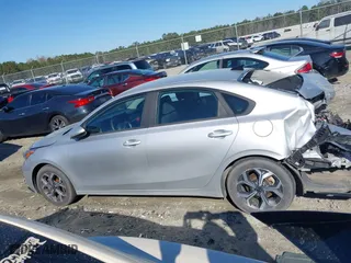 2019 Kia Forte LXS with VIN 3KPF24AD3KE118762, listed as a IAAI auction lot 41823333 with 76,446 mi miles. Bid and sale history available at carsss.com. Image 13.