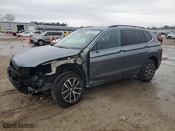 2020 Volkswagen Tiguan SE with VIN 3VV2B7AXXLM176788, listed as a Copart auction lot 89093655 with 92,957 mi miles and Clean Title. Bid and sale history available at carsss.com. Image 1.