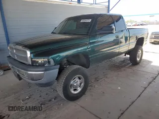 2001 Dodge 2500 z VIN 3B7KF23651G782697, wystawiony jako Copart lot #56934975 z przebiegiem 143 010 mil mil oraz Szkoda całkowita • Salvage title. Historia ofert i sprzedaży dostępna na DreamBid. Obrazek 1.