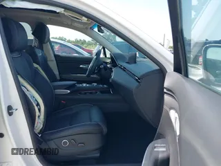 2024 Genesis GV70 2.5T с VIN 5NMMADTB8RH004460, выставлен на аукционе IAAI как лот 42536312 с пробегом 19 137 миль миль и . История ставок и продаж доступна на DreamBid. Изображение 5.