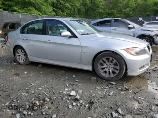 2007 BMW 3 Series 328i with VIN WBAVA33527KX72622, listed as a Copart auction lot 56198505 with 220,384 mi miles and Salvage title. Bid and sale history available at DreamBid. Image 4.