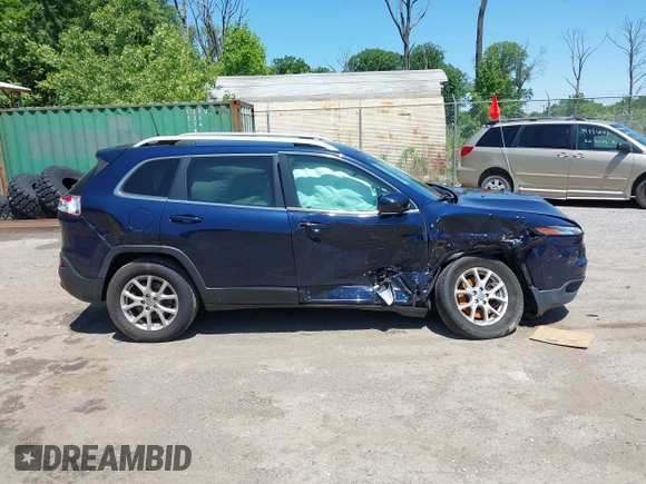 2016 Jeep Cherokee Latitude with VIN 1C4PJMCS5GW209340, listed as a IAAI auction lot 42401705 with 141,994 mi miles and . Bid and sale history available at DreamBid. Image 13.