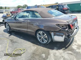 2016 Mercedes-Benz E 400 with VIN WDDKK6FF6GF330689, listed as a Copart auction lot 54570145 with 52,998 mi miles and Salvage Title. Bid and sale history available at DreamBid. Image 2.