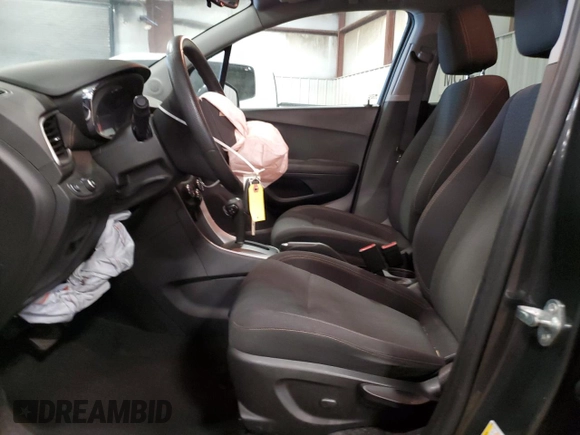 2020 Chevrolet Trax LS with VIN 3GNCJKSB7LL118467, listed as a Copart auction lot 62269095 with 34,651 mi miles and Salvage title. Bid and sale history available at DreamBid. Image 7.
