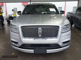 2019 Lincoln Navigator Reserve with VIN 5LMJJ2LTXKEL26583, listed as a IAAI auction lot 41448025 with 80,659 mi miles. Bid and sale history available at carsss.com. Image 13.