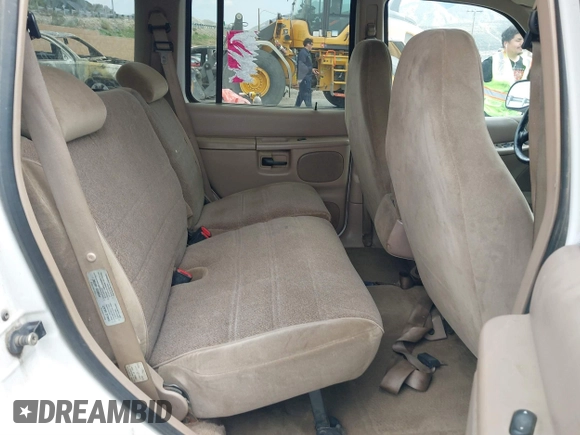 1998 Ford Explorer XL z VIN 1FMZU32E6WZB42875, wystawiony jako IAAI lot #41904223 z przebiegiem 265 981 mil mil oraz . Historia ofert i sprzedaży dostępna na DreamBid. Obrazek 8.