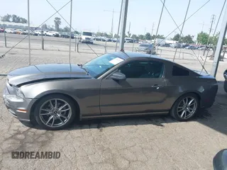 2013 Ford Mustang V6 с VIN 1ZVBP8AM2D5255551, выставлен на аукционе IAAI как лот 42587289 с пробегом 118 606 миль миль и . История ставок и продаж доступна на DreamBid. Изображение 15.