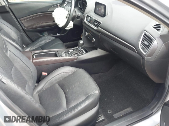 2017 Mazda 3 Grand Touring z VIN 3MZBN1W30HM133185, wystawiony jako IAAI lot #42279730 z przebiegiem 6 518 mil mil oraz . Historia ofert i sprzedaży dostępna na DreamBid. Obrazek 5.