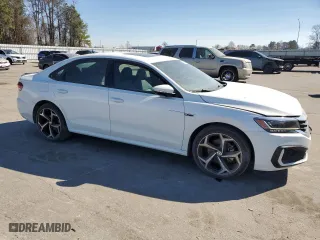 2021 Volkswagen Passat 2.0T R-Line with VIN 1VWMA7A34MC015280, listed as a Copart auction lot 47466685 with 29,107 mi miles and Salvage Title. Bid and sale history available at carsss.com. Image 4.